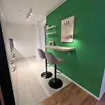 Modernes Inkl Garage Und Balkon Apartman