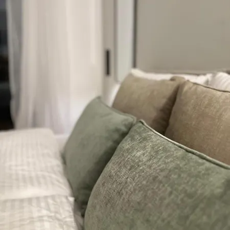 Modernes Inkl Garage Und Balkon Apartman *