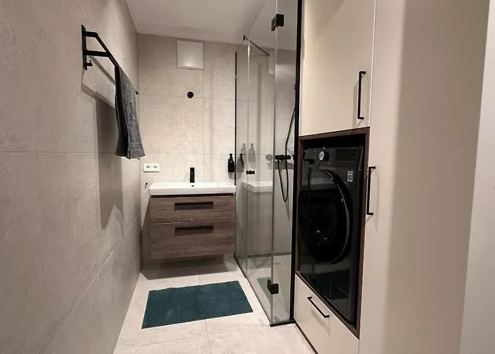 Modernes Inkl Garage Und Balkon *