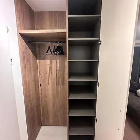 Modernes Inkl Garage Und Balkon Lägenhet Linz